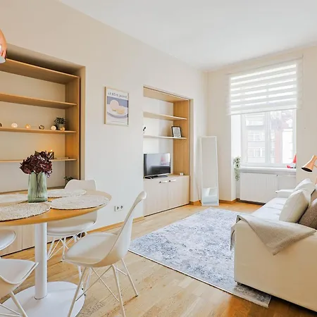 Old Town Doma View 1br * ريغا